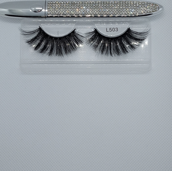 Lashes - Picture 2 of 5